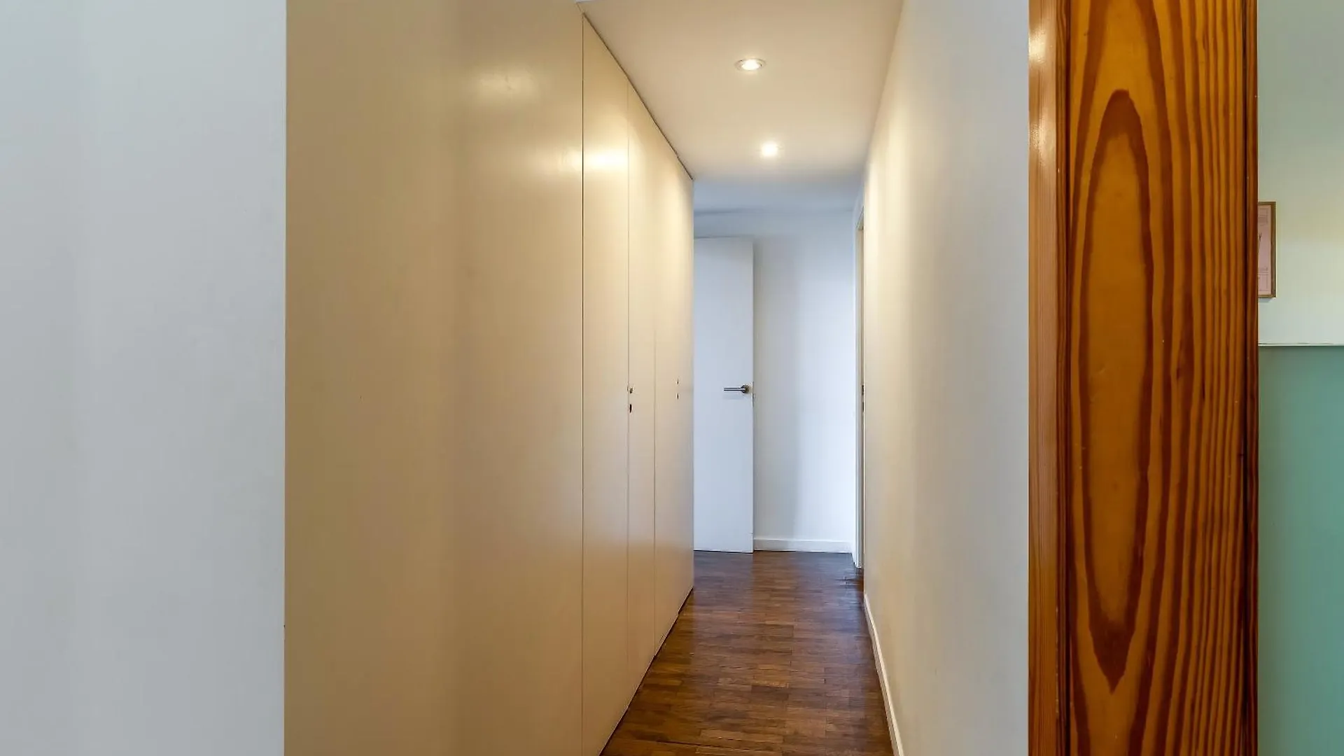 Canela Homes Barcelona Art 0*,