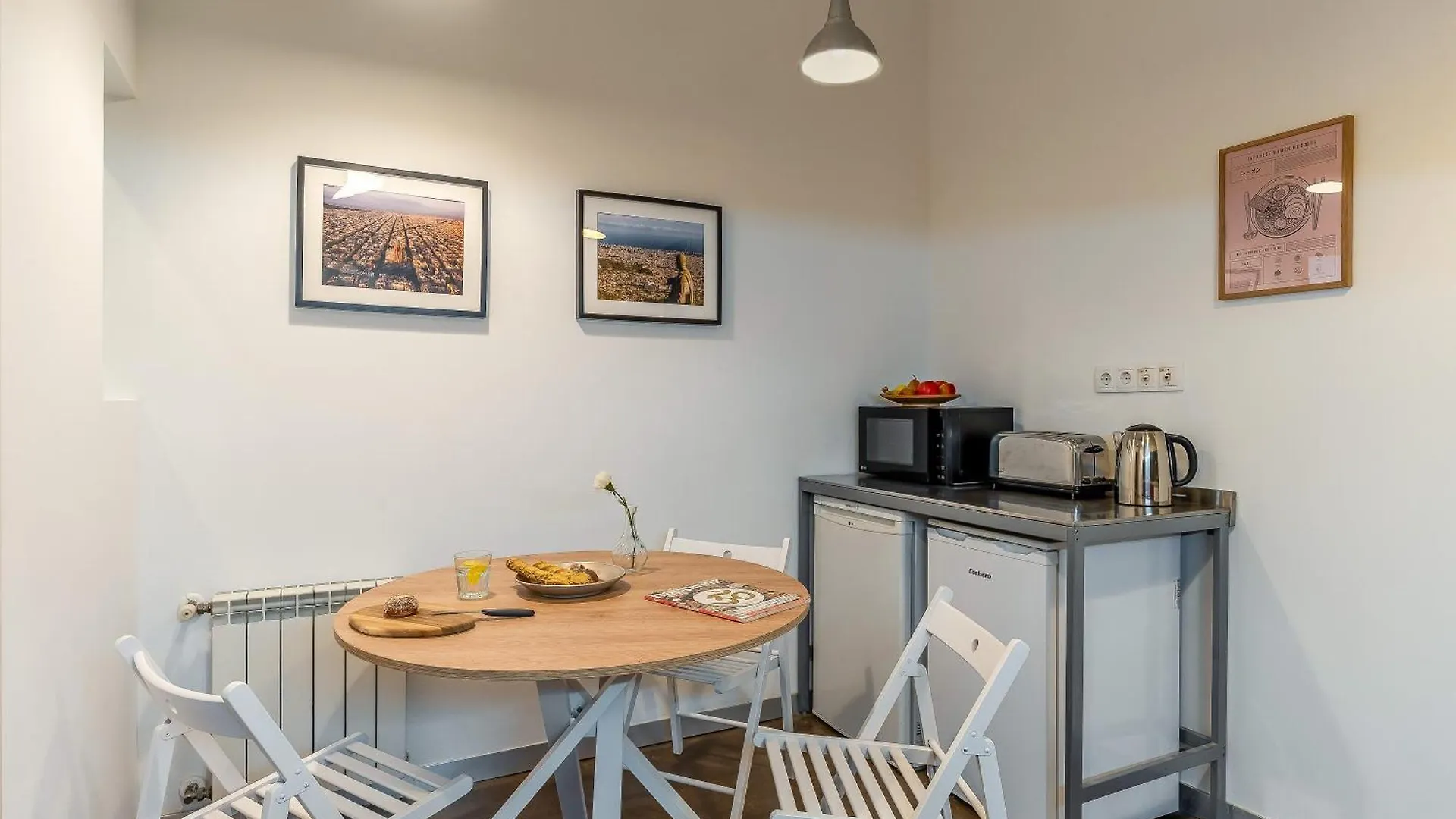 Canela Homes Barcelona Art 0*,